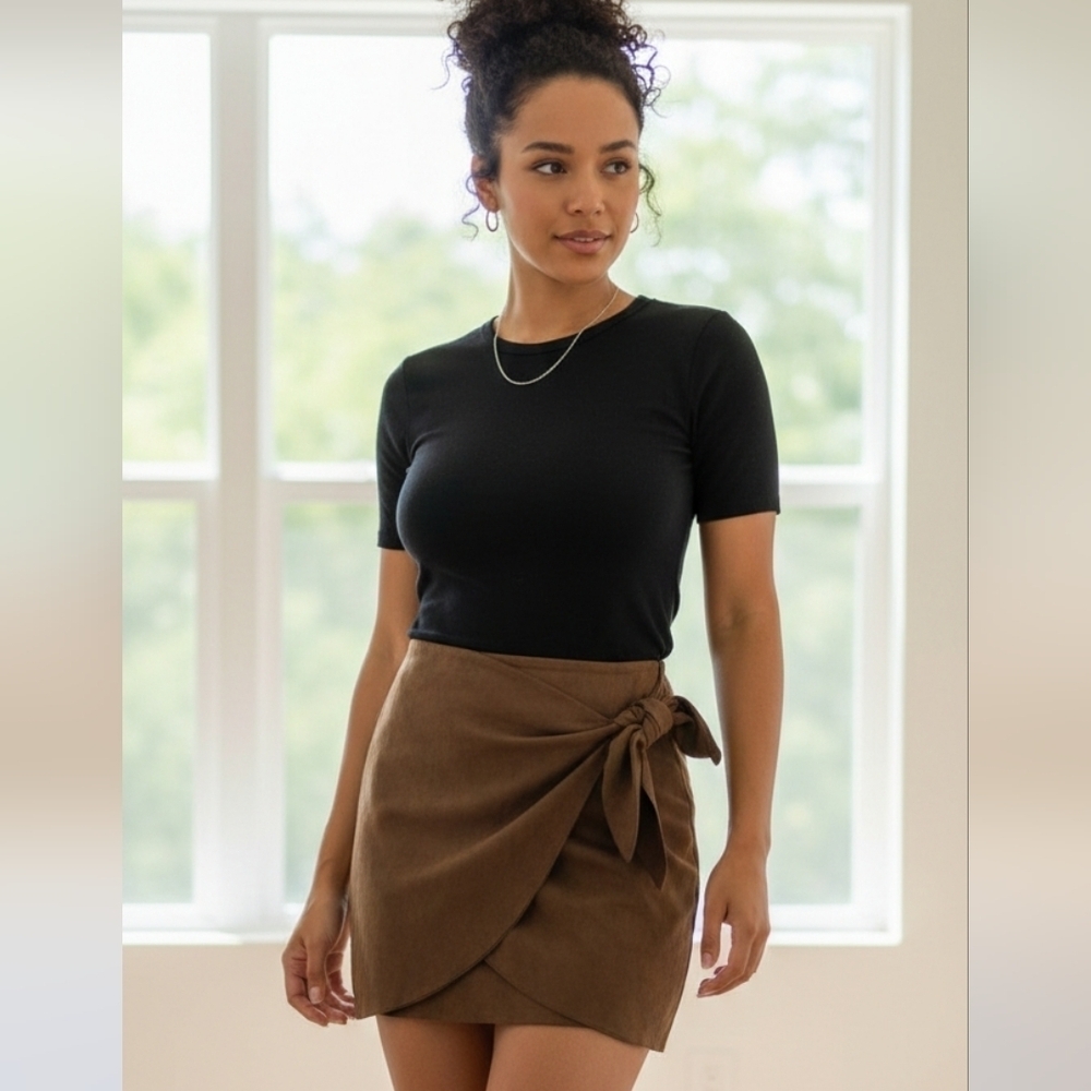 EVERLY Women's Suede Tie Skirt Size Medium Brown Mini Back Zipper